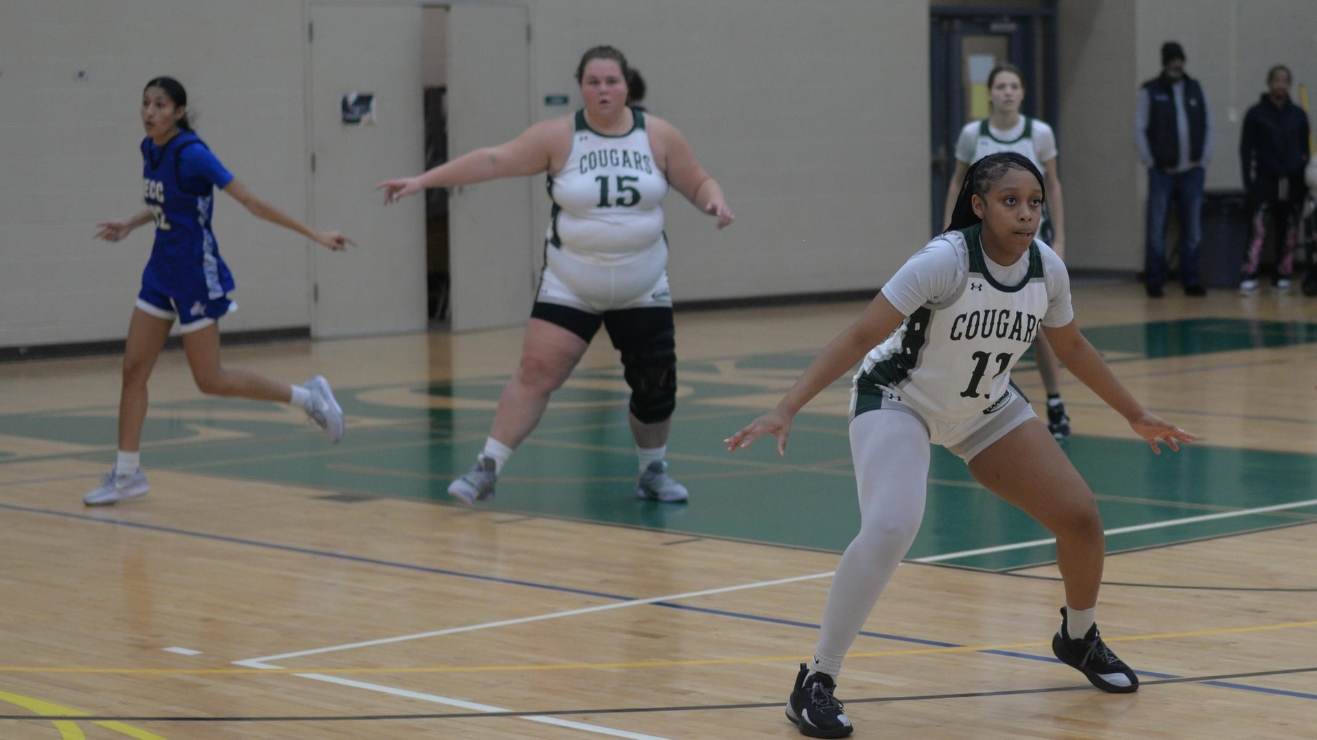 Women&rsquo;s Basketball Triumphant at Home